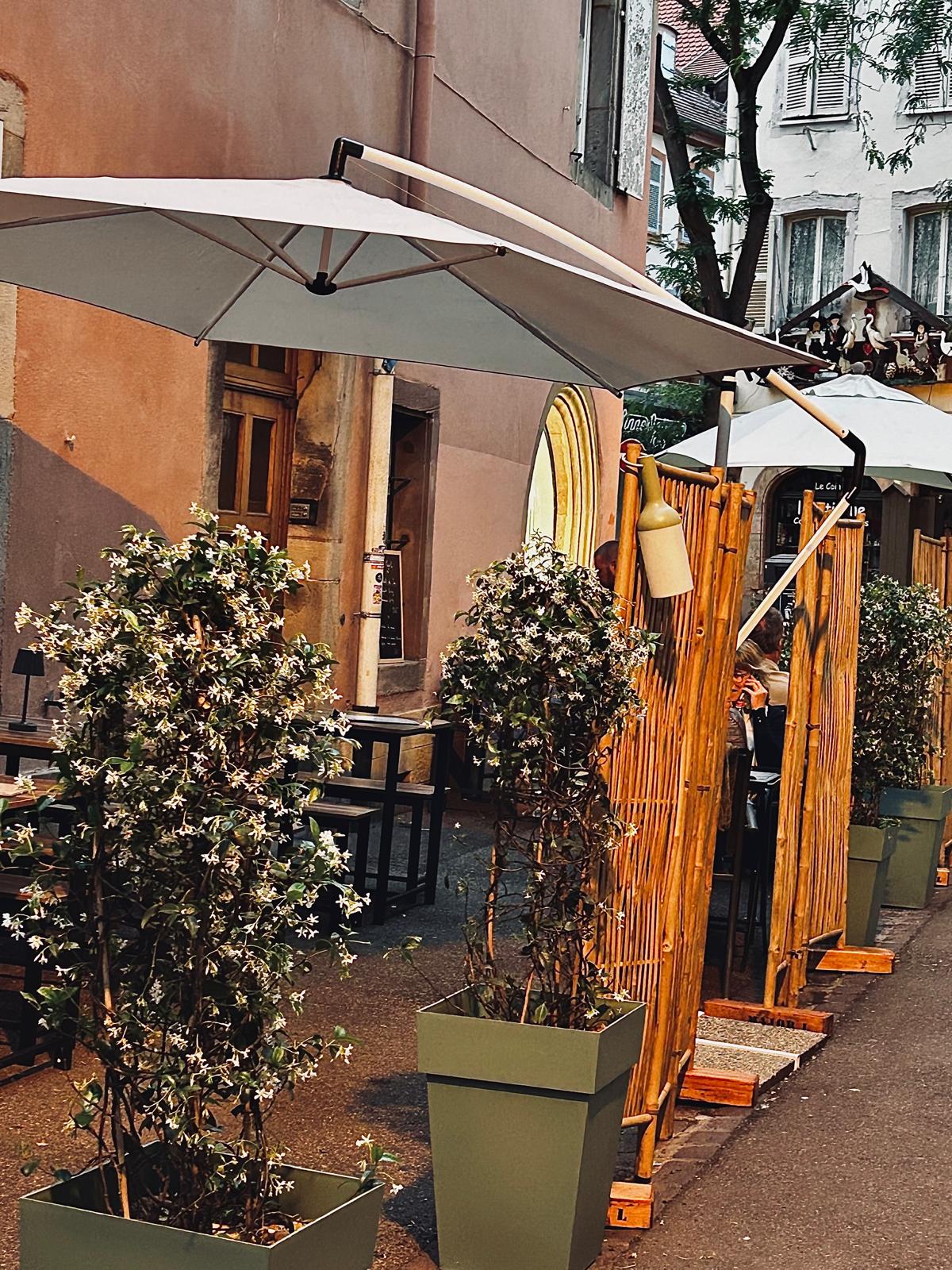 La terrasse du Major'L à la tombée du jour